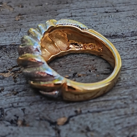 Premier Designs Two Tone Gold Ring size 6 - Picture 5 of 5